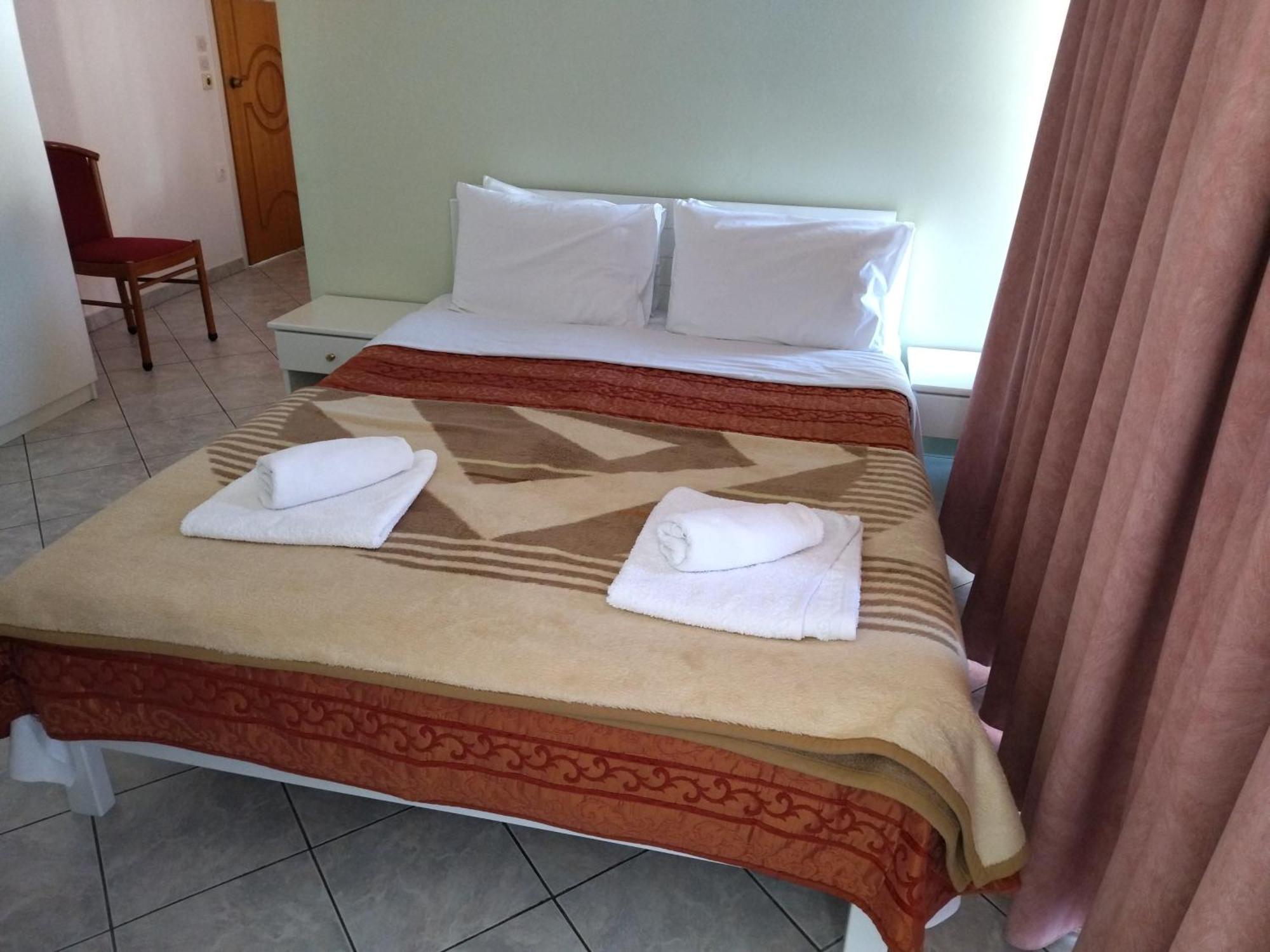 Hotel Chrisi Akti Nafpaktos Habitación foto